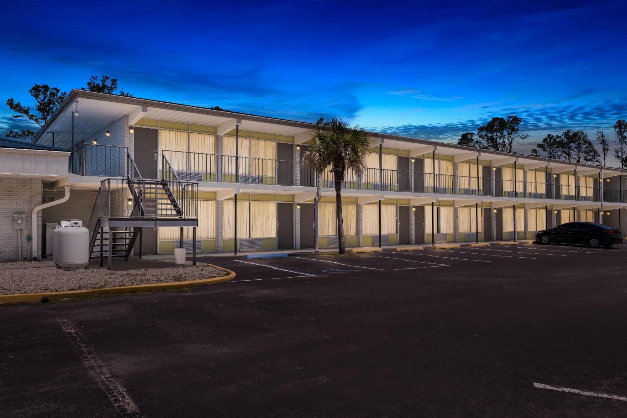 Econo Lodge Jennings Exteriör bild