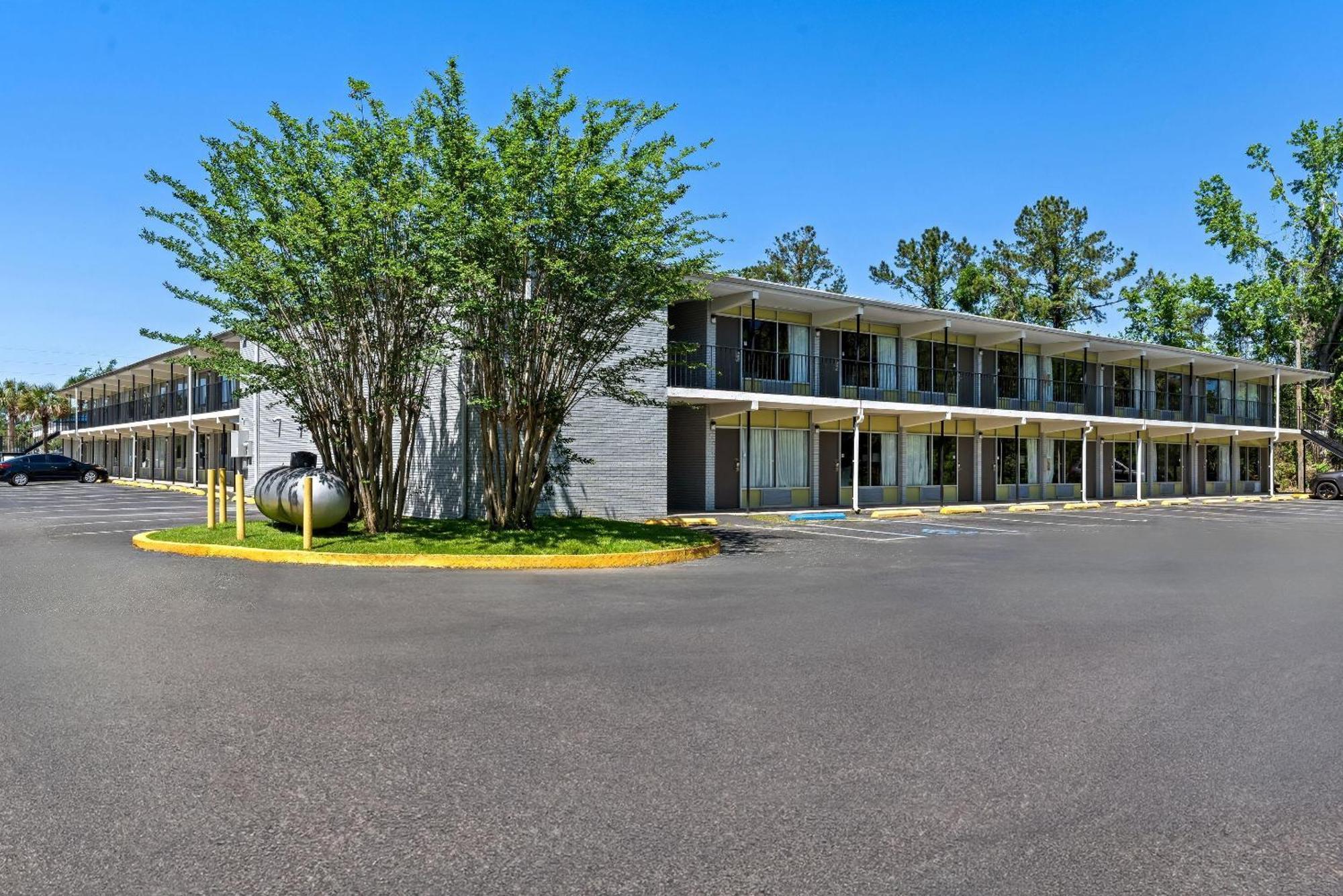 Econo Lodge Jennings Exteriör bild